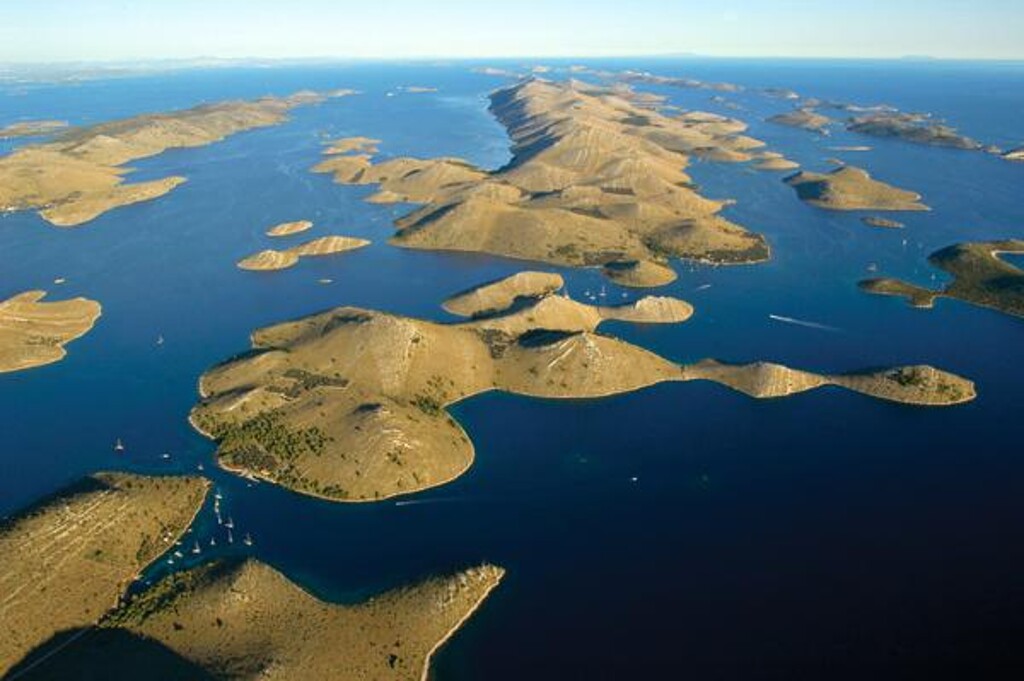 Image 3814388 - 33