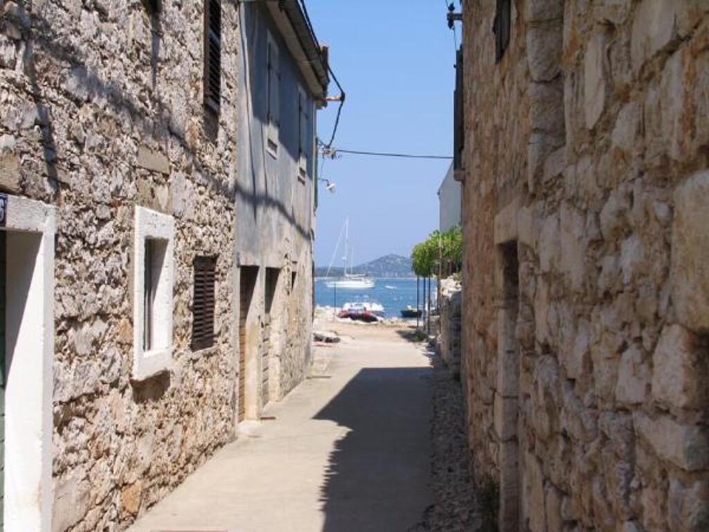 Image 3814386 - 17