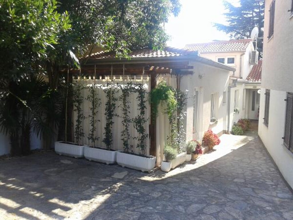 Image 3838556 - 2