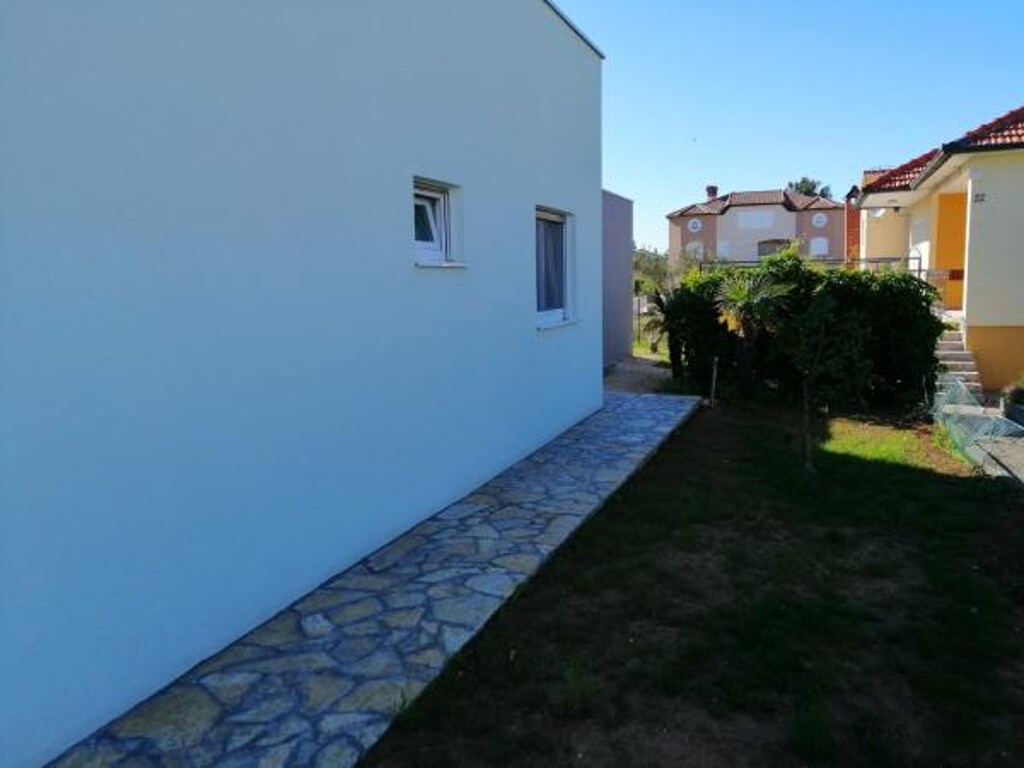 Image 3815002 - 5