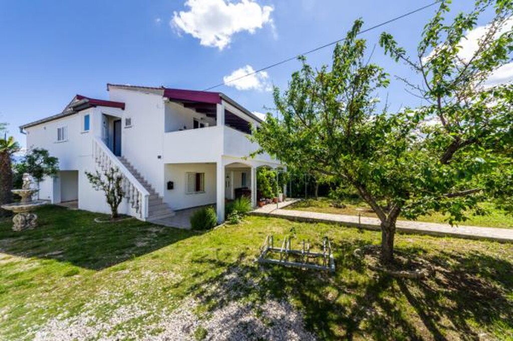 Image 3810764 - 3