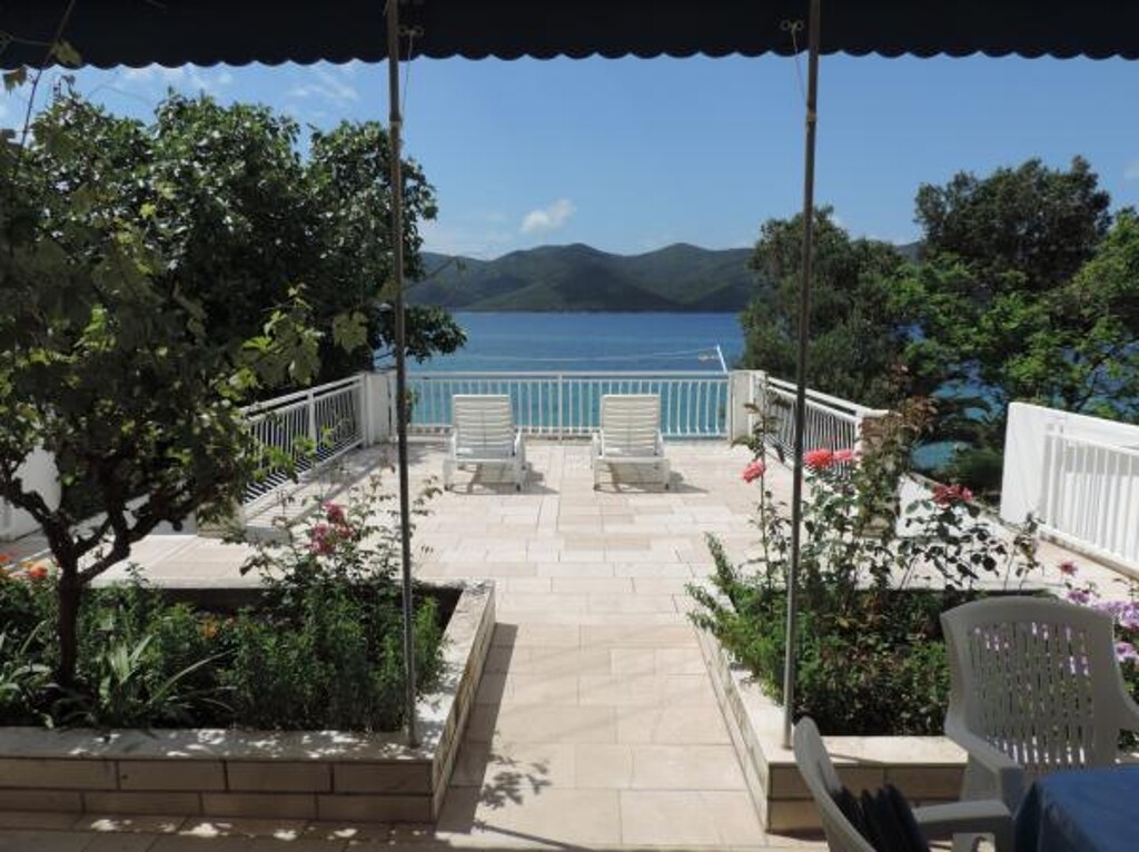 Image 3810929 - 1