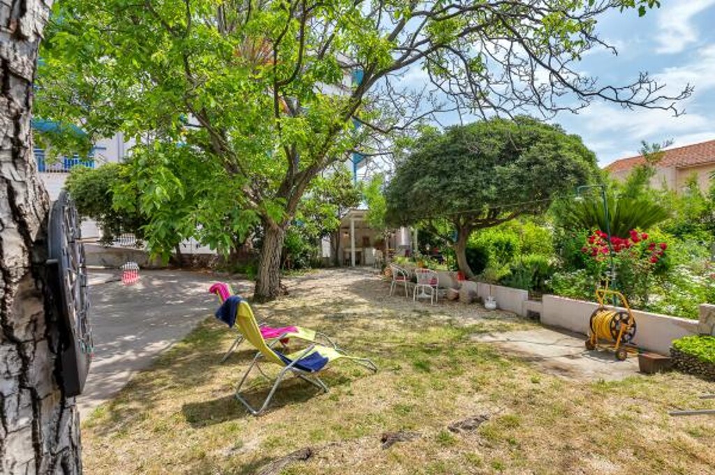 Image 3811815 - 18