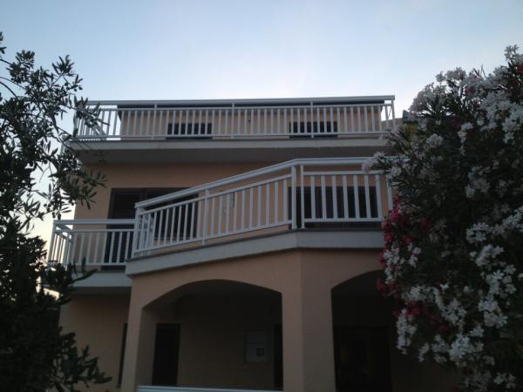 Image 3812298 - 1