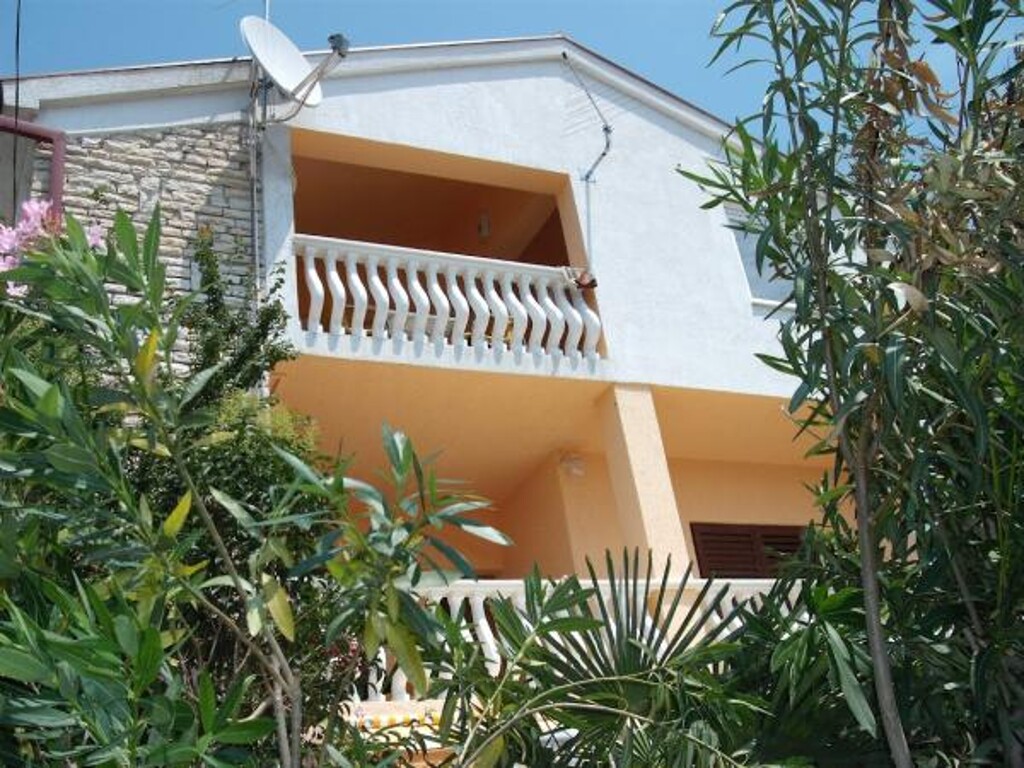 Image 3811330 - 1