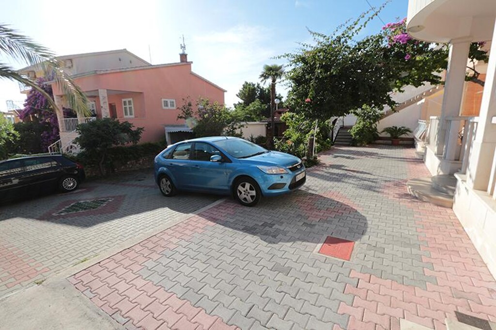 Image 3810938 - 20