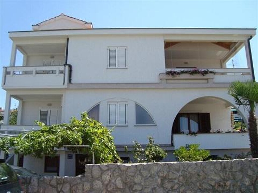 Image 3838877 - 3