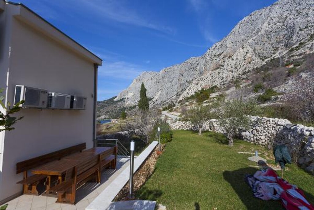 Image 3838490 - 4