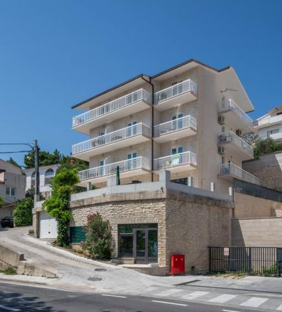 Image 3814966 - 7