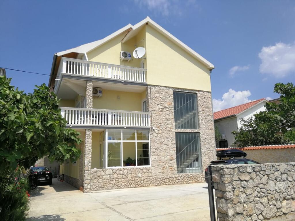Image 3813671 - 1