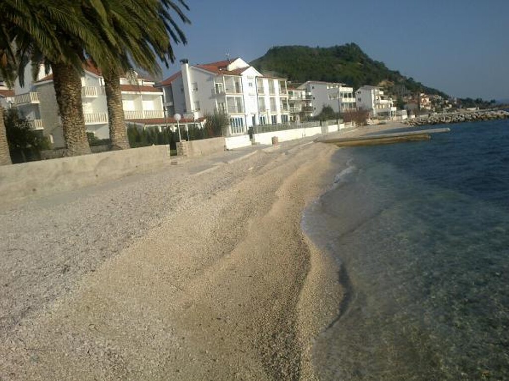 Image 3838537 - 7