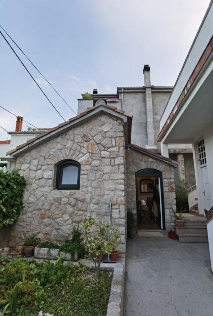 Image 3838568 - 30