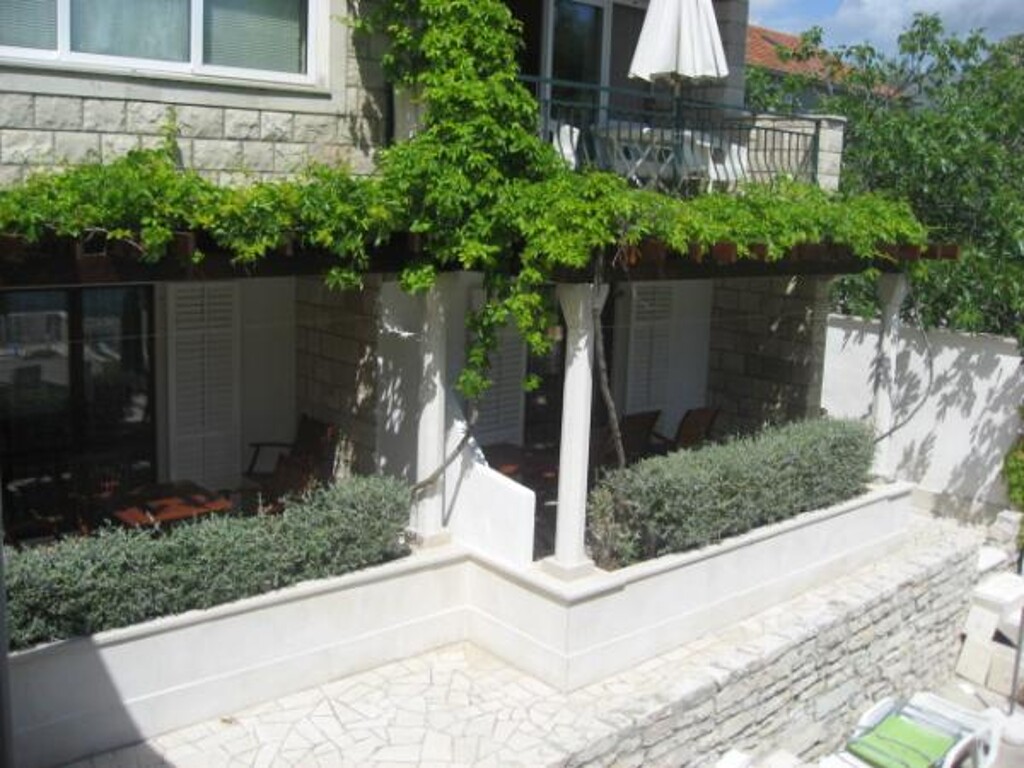 Image 3838505 - 11
