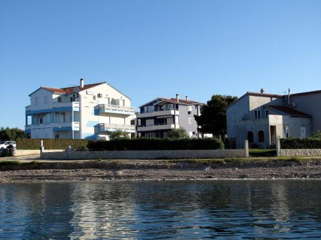 Image 3838635 - 14