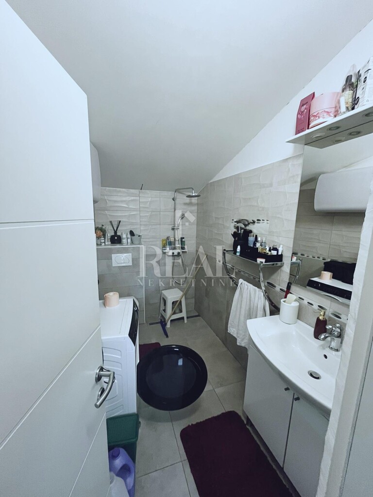 Image 12