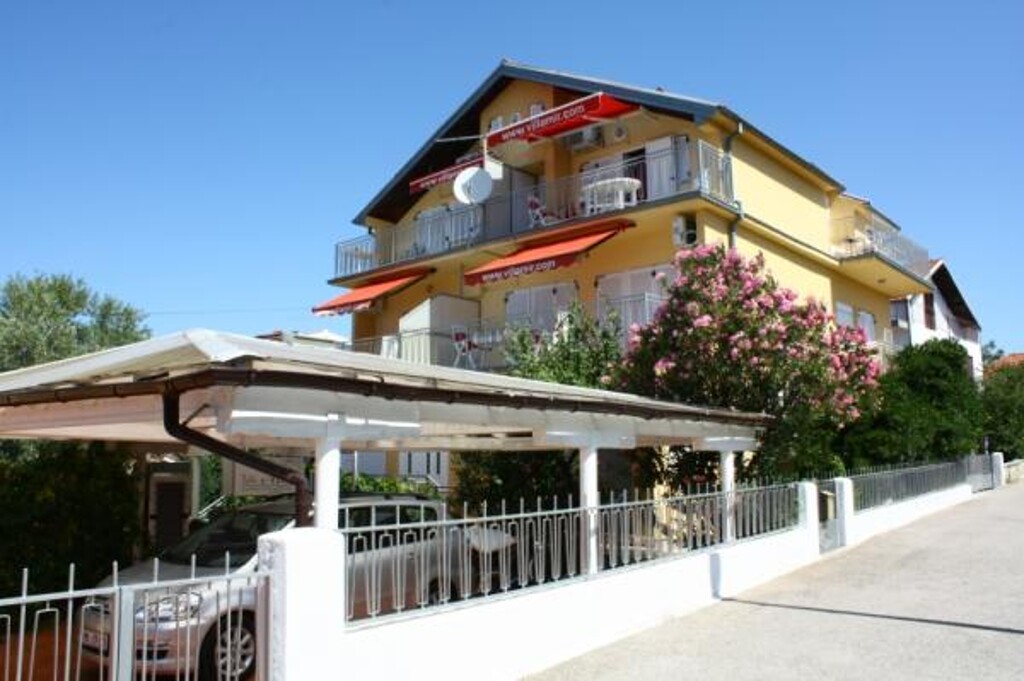 Image 3838526 - 3