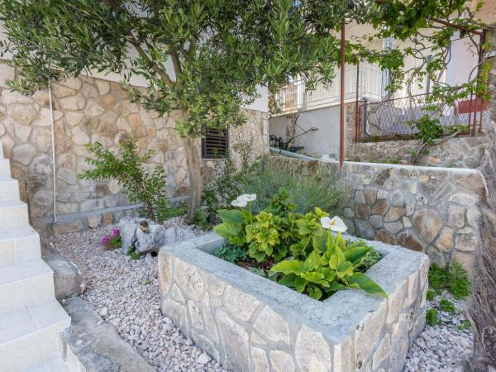 Image 3838439 - 14