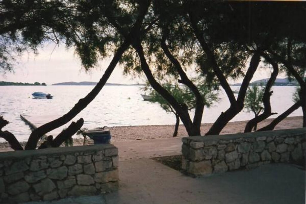 Image 4687220 - 7