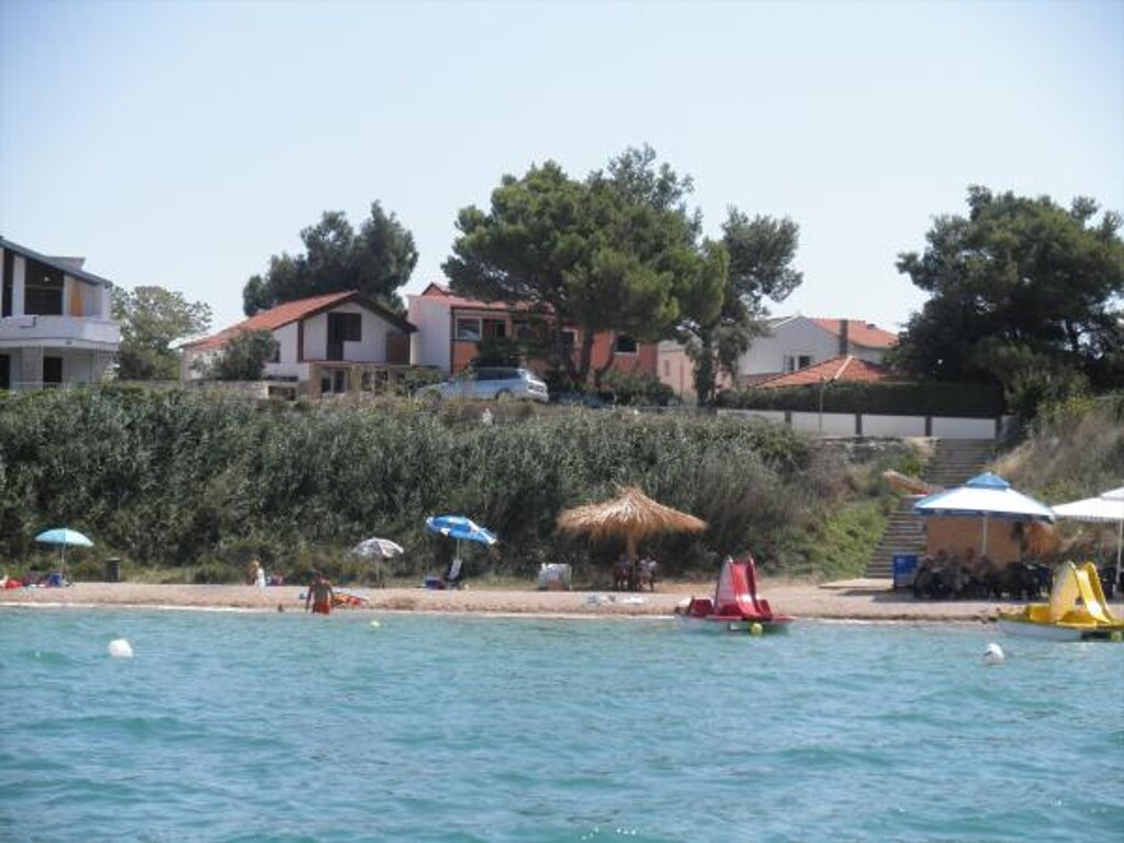 Image 3810818 - 5