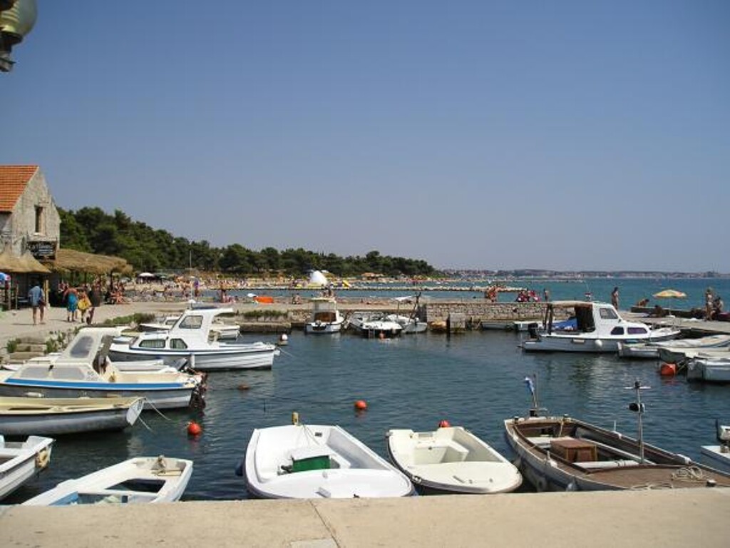 Image 3810799 - 7