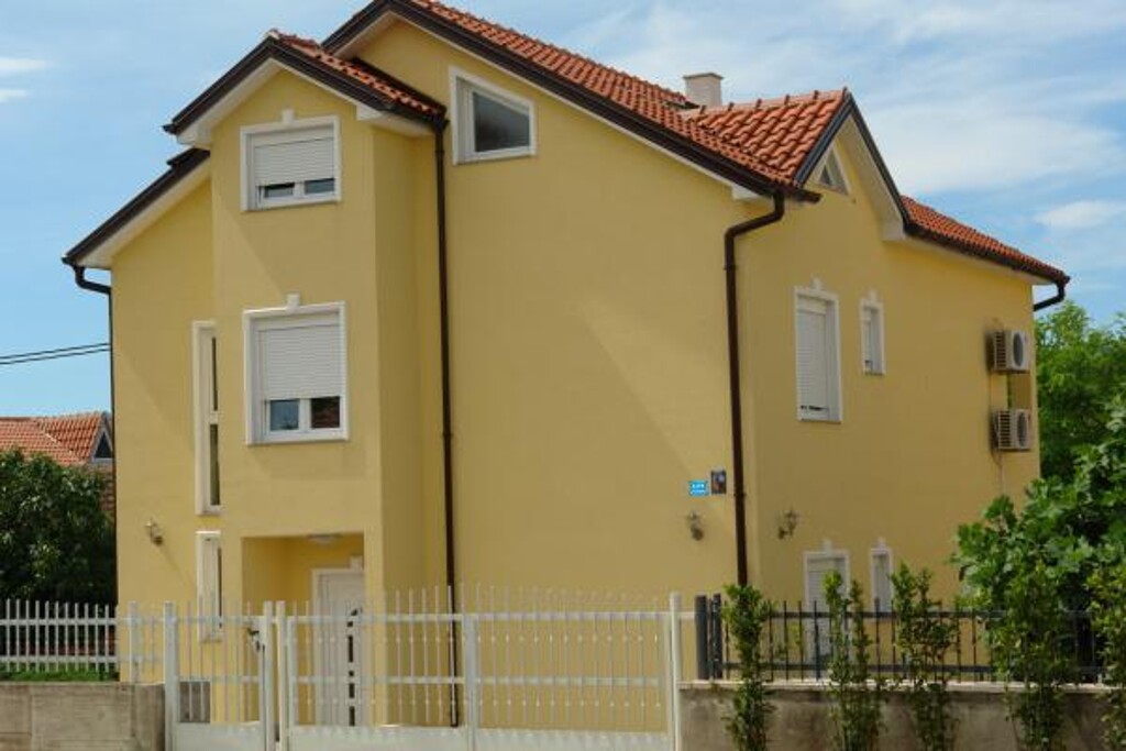 Image 3810834 - 1