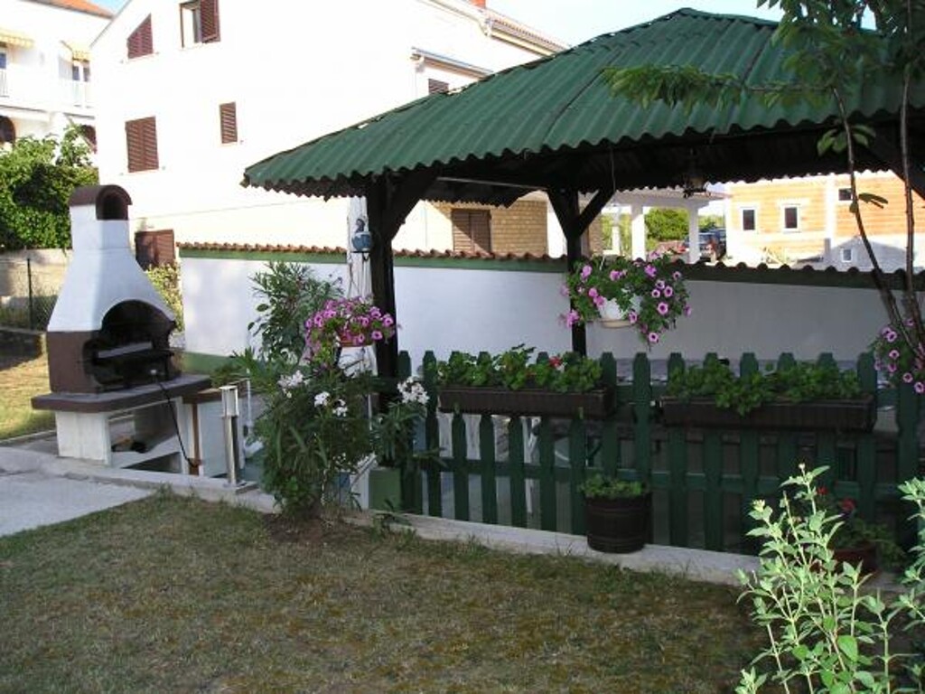 Image 3810799 - 4