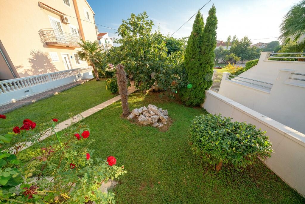 Image 3813253 - 8