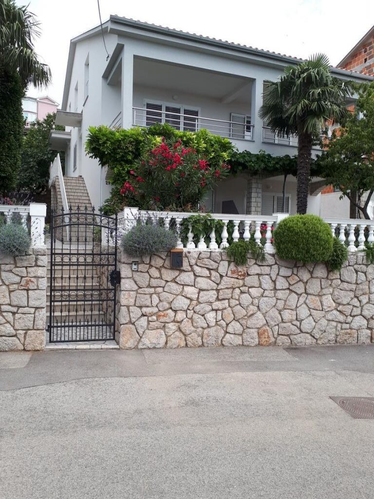 Image 3811218 - 1