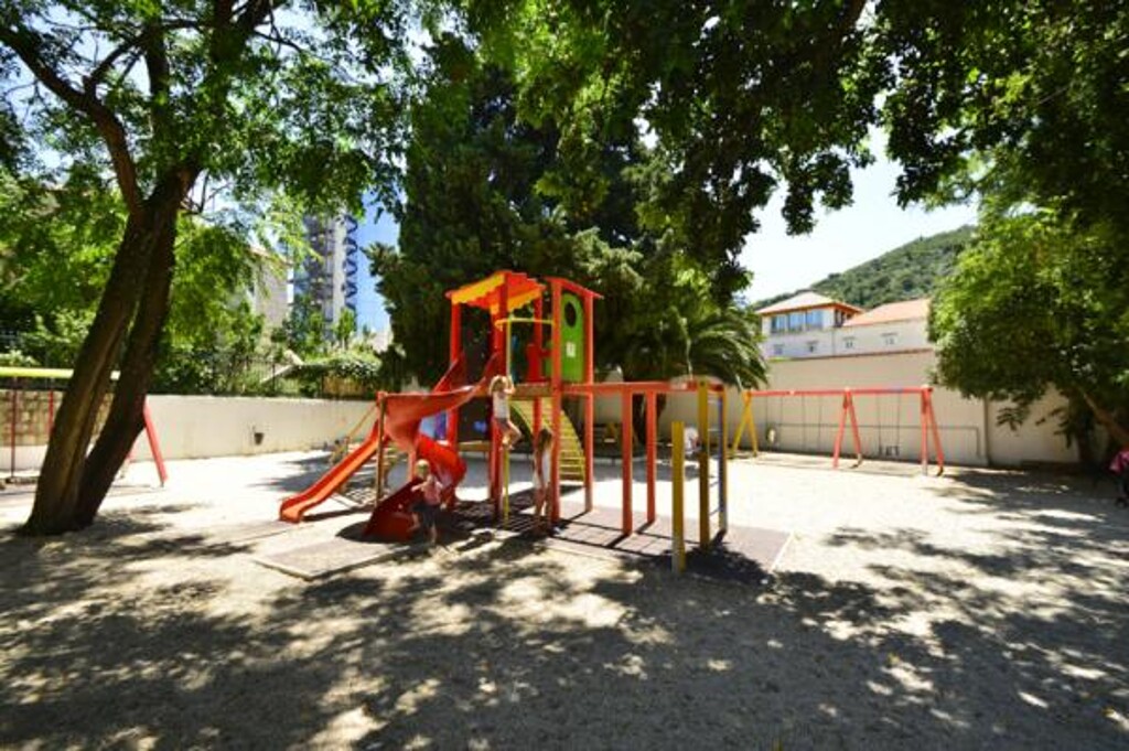 Image 3810965 - 22