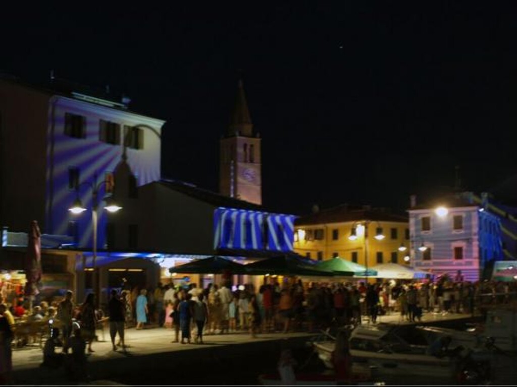 Image 3810893 - 14