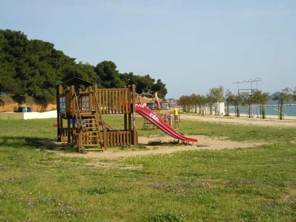 Image 3810622 - 17