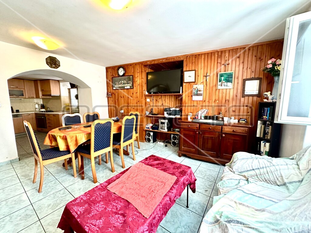Image 6159157 - 3