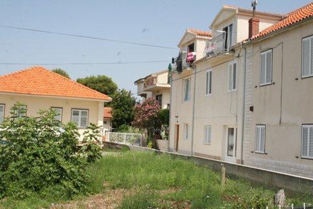 Image 3811472 - 10