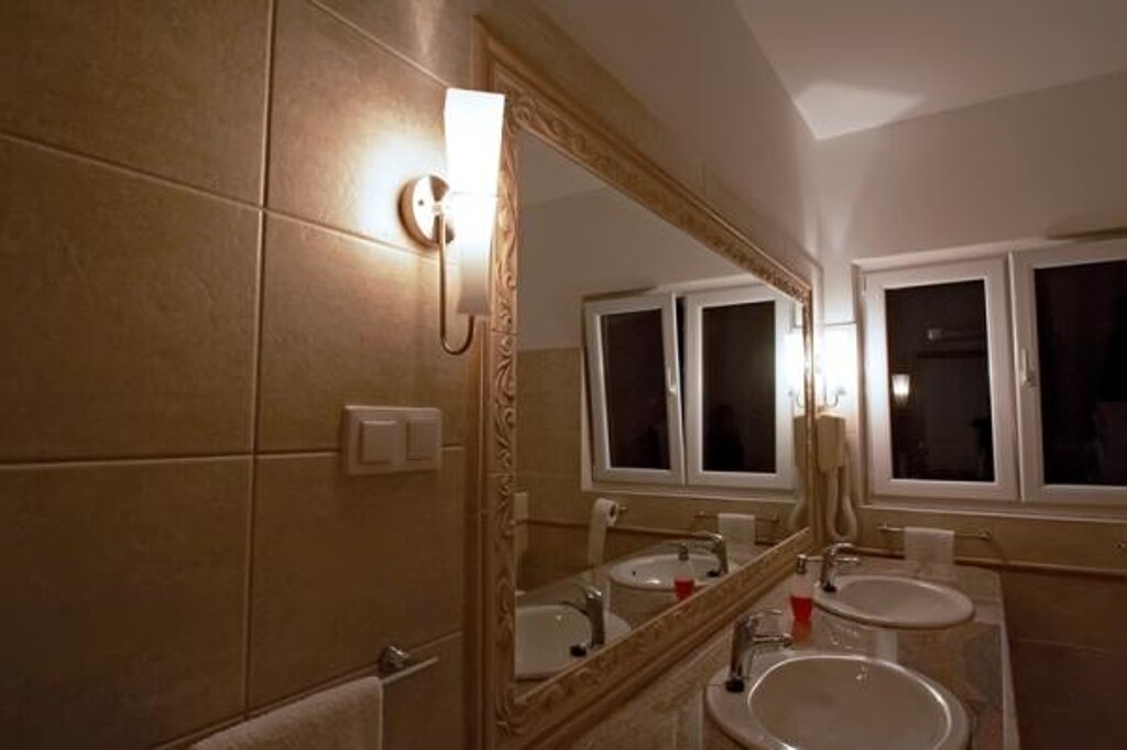 Image 3838515 - 3