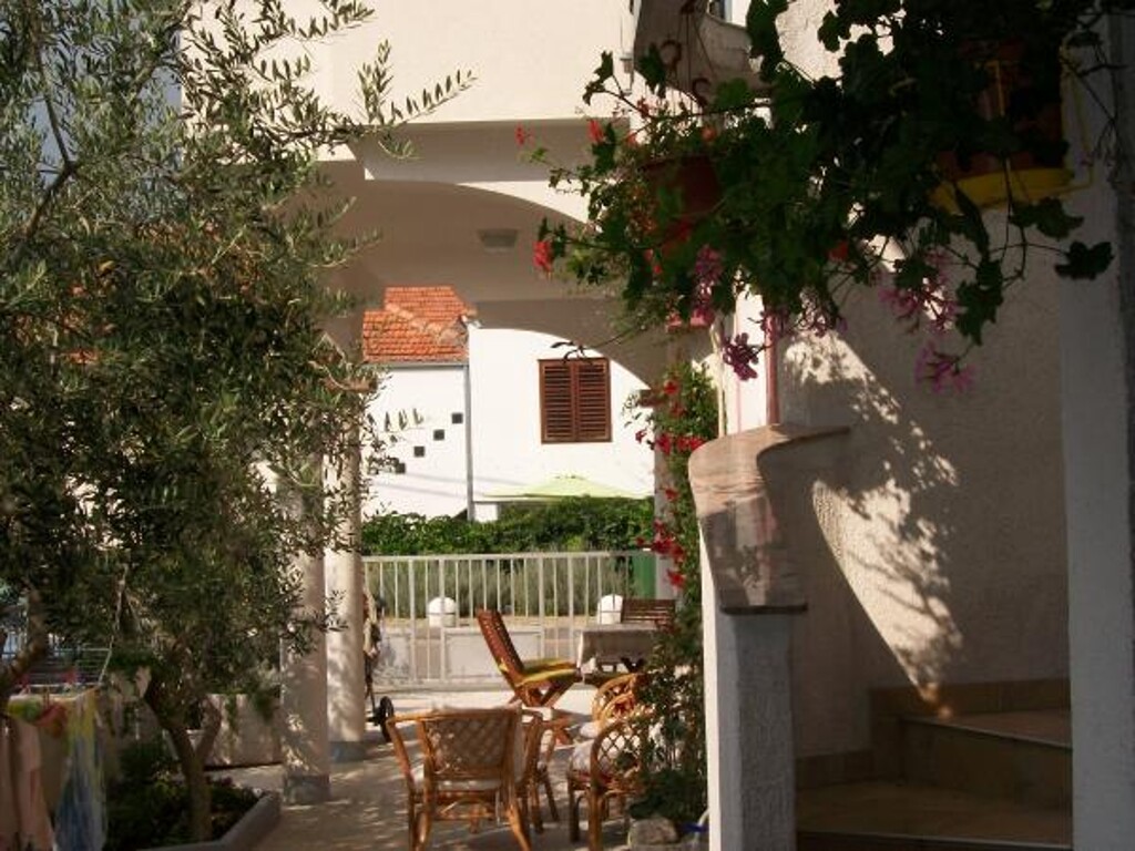 Image 3838981 - 3