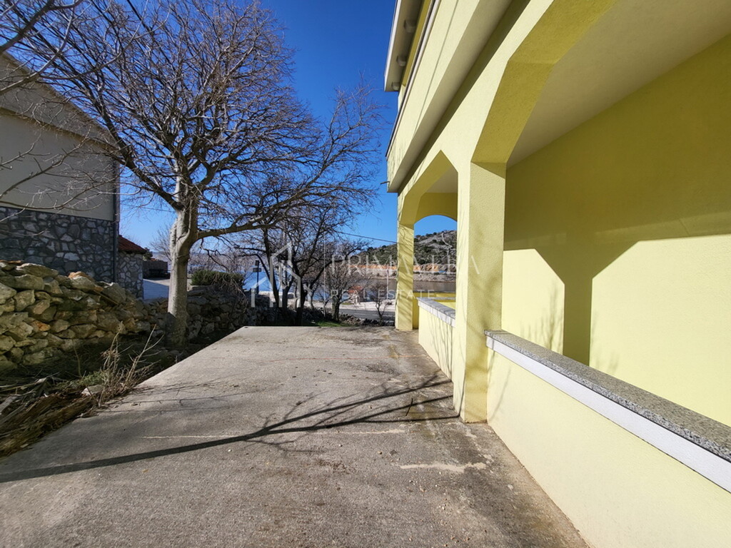 Image 7