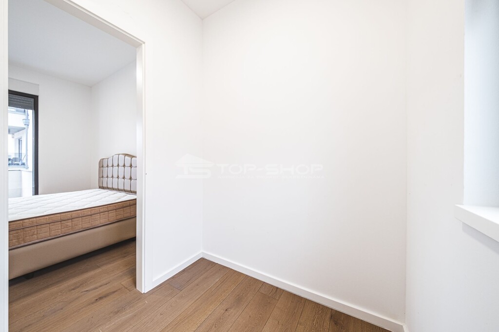 Image 6183610 - 6