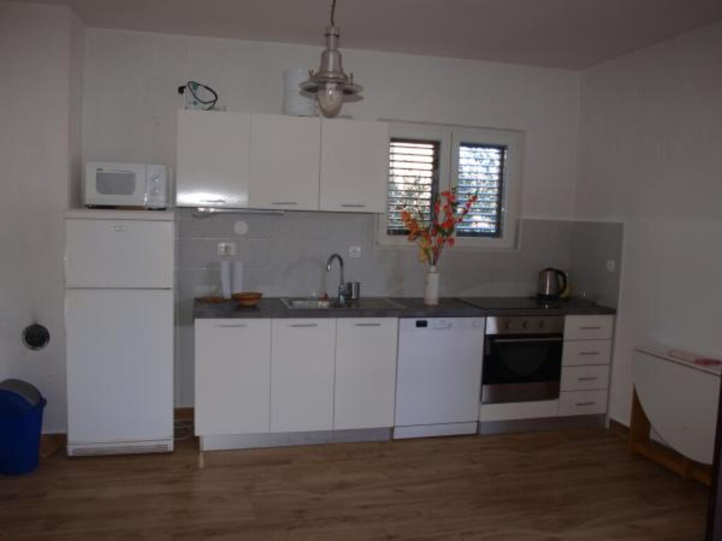 Image 3812831 - 6