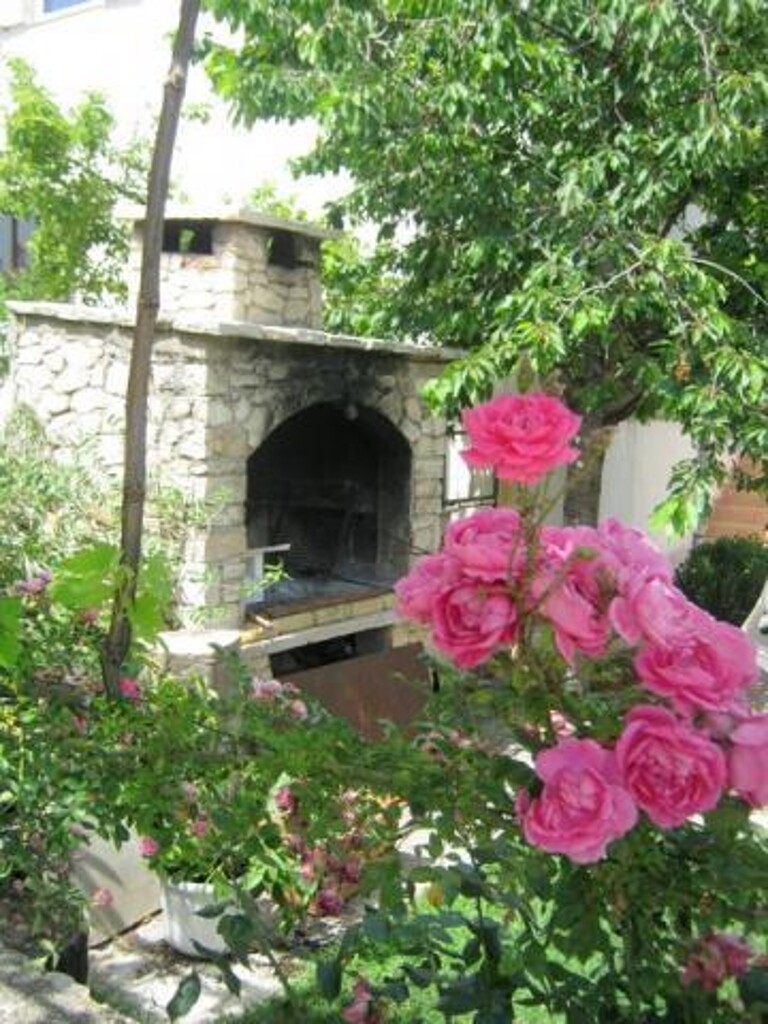 Image 3810824 - 6