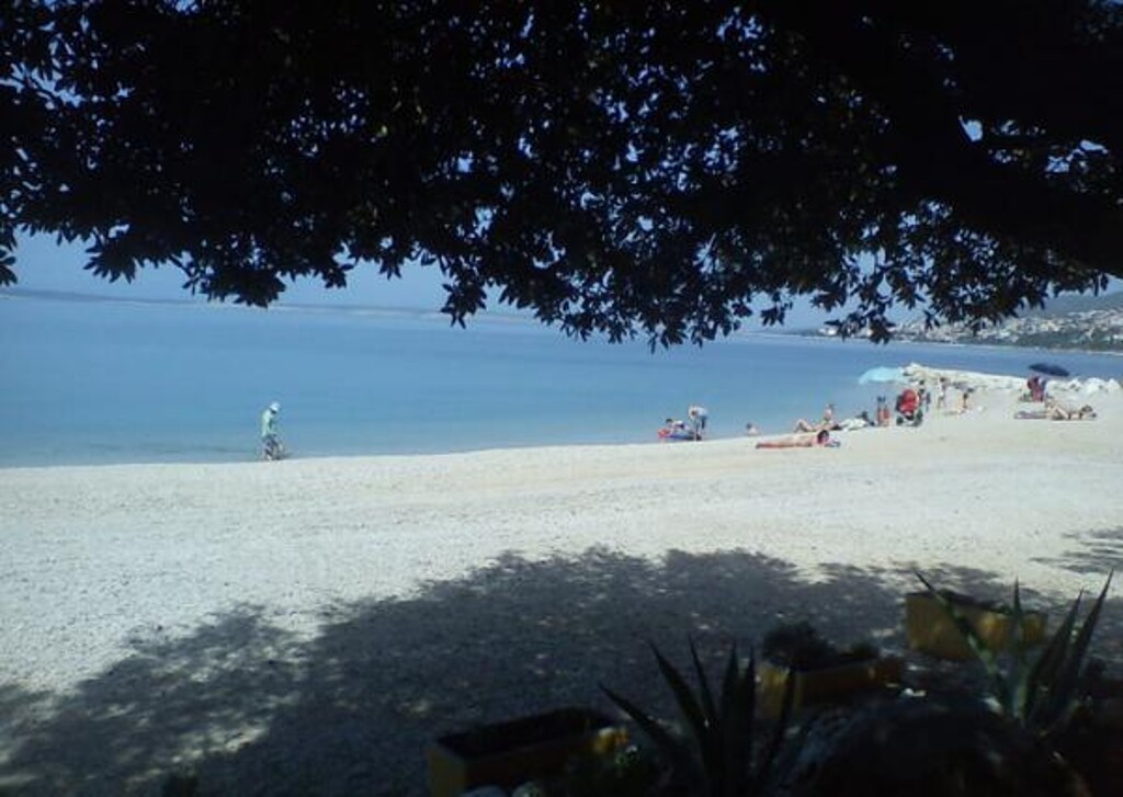 Image 3811615 - 6