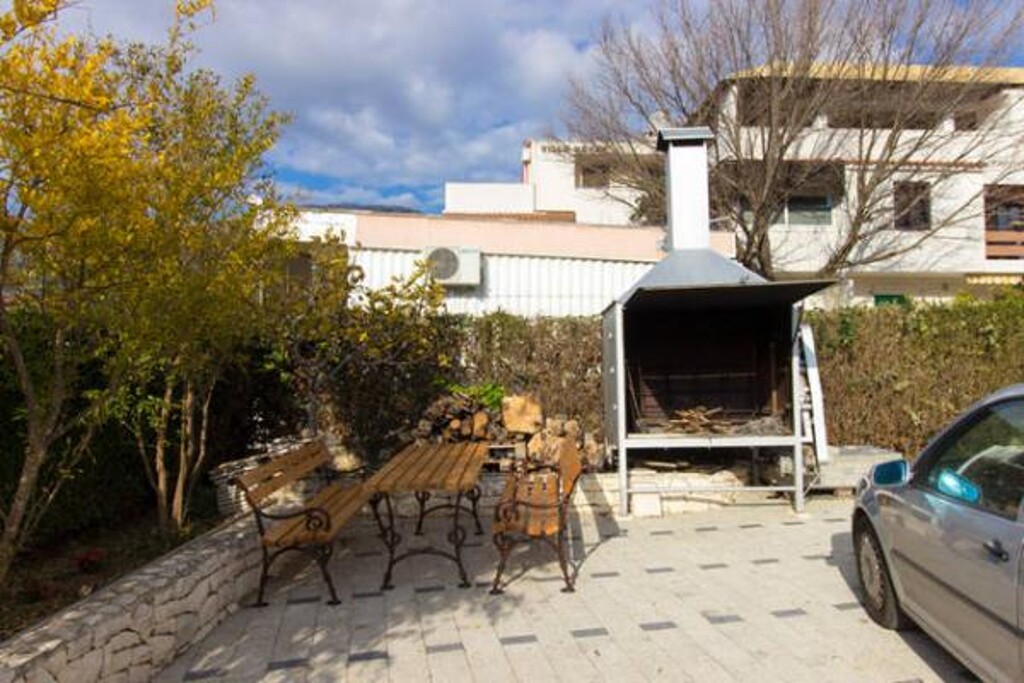 Image 3813972 - 7