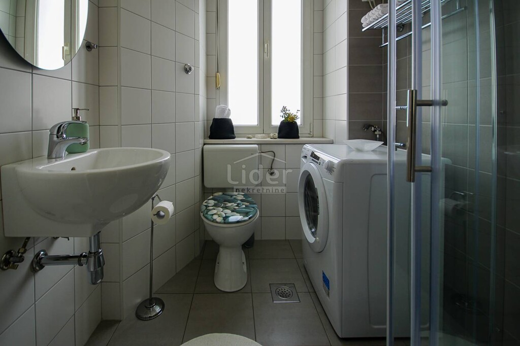 Image 3487473 - 10