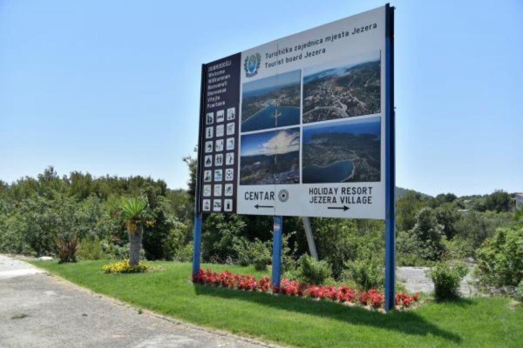 Image 3832222 - 18