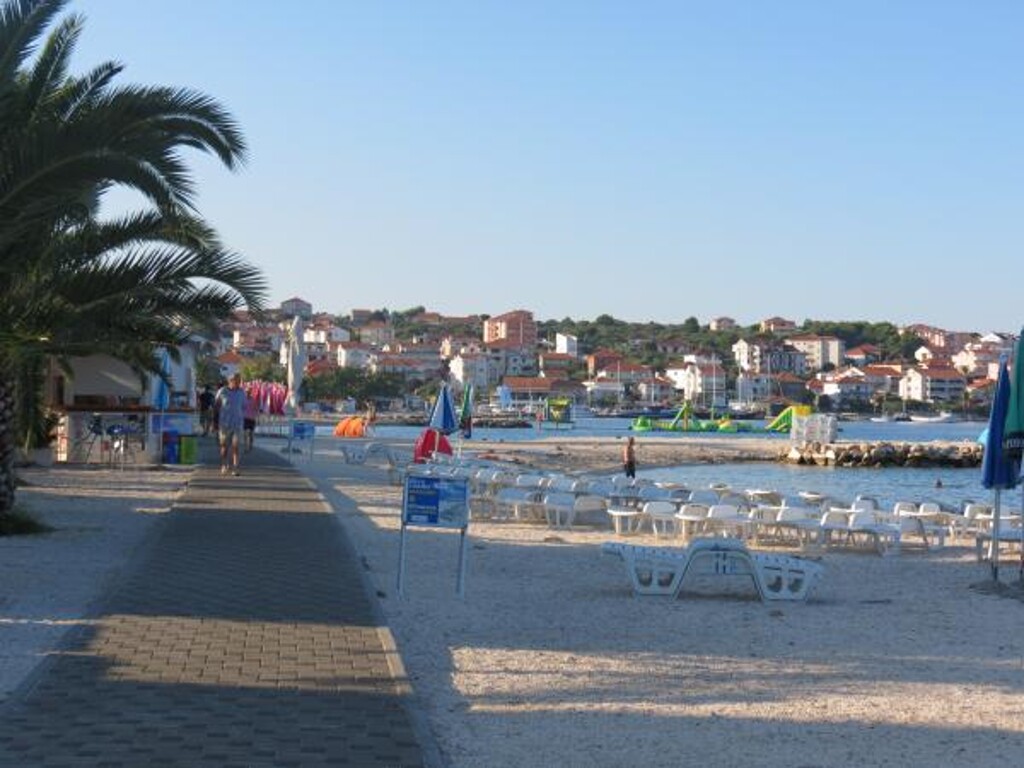 Image 3811519 - 6
