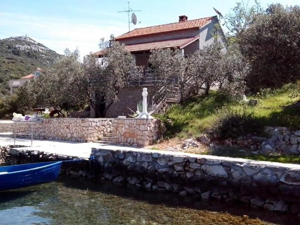 Image 3823624 - 29