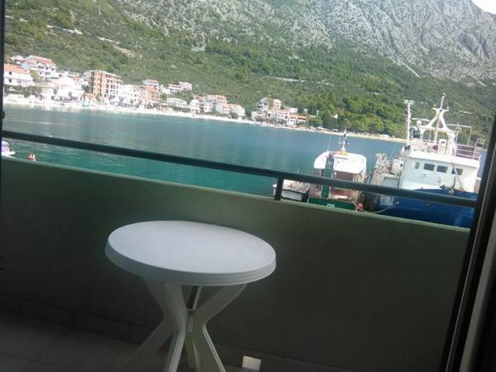 Image 3838723 - 9