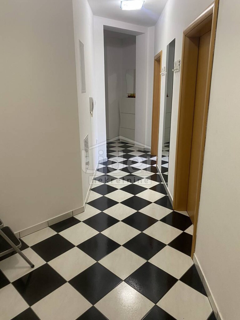 Image 1334966 - 6
