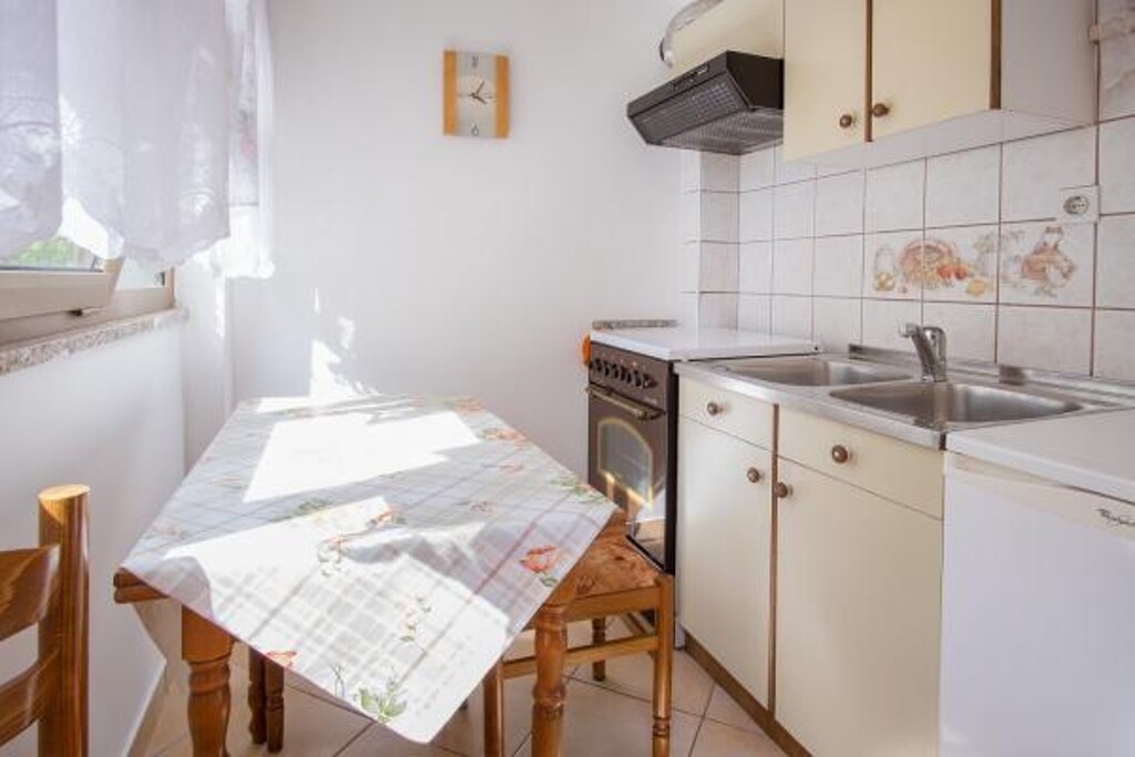 Image 3838919 - 14