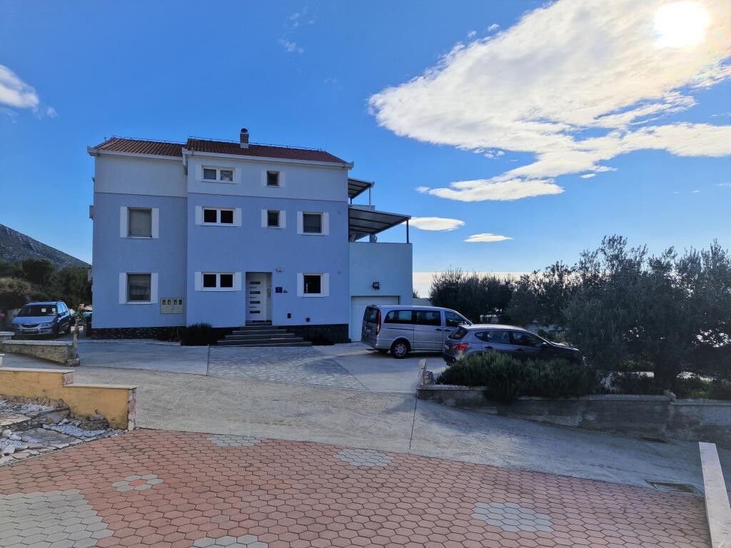 Image 3814842 - 7