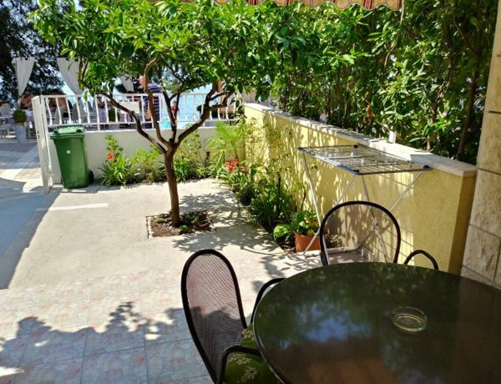 Image 3838726 - 7